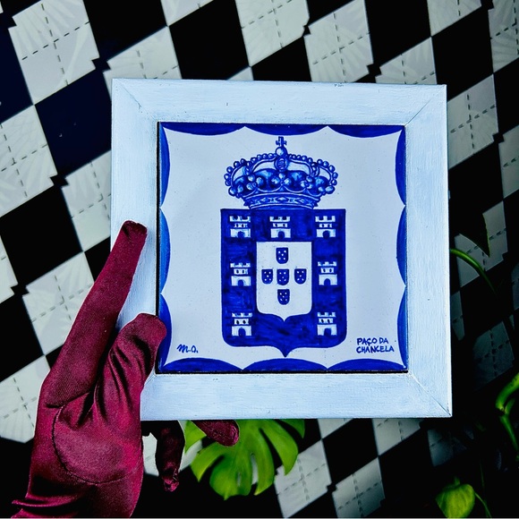 Paco da Chancela Portuguese Heraldic Ceramic Tile Framed 7.5" Blue and White - Picture 5 of 5